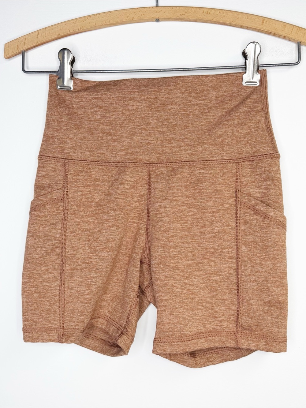 Aerie Offline the Hugger Bike Shorts 6” Inseam Tan Size Small